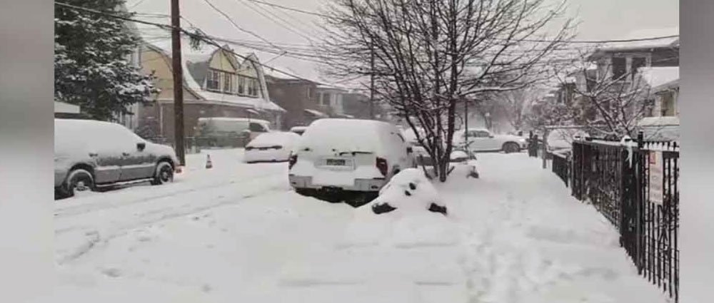 নিউইয়র্কে ব্যাপক তুষারপাত, জরুরি অবস্থা snowfall