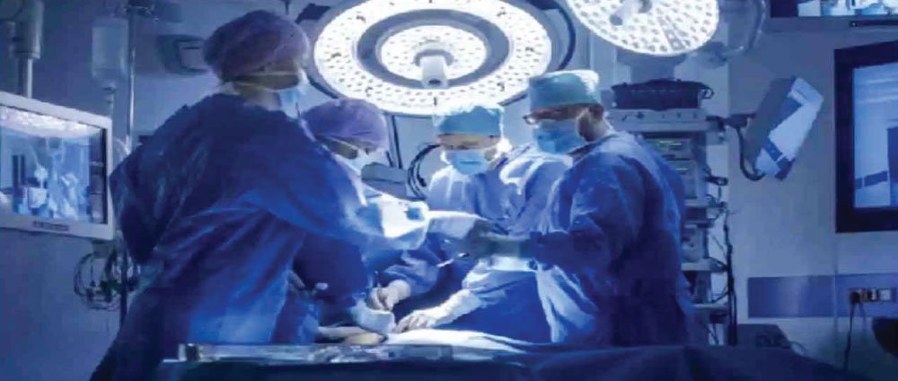 আঘাত পায়ে, চিকিৎসক অস্ত্রোপচার করলেন গোপনাঙ্গে surgery