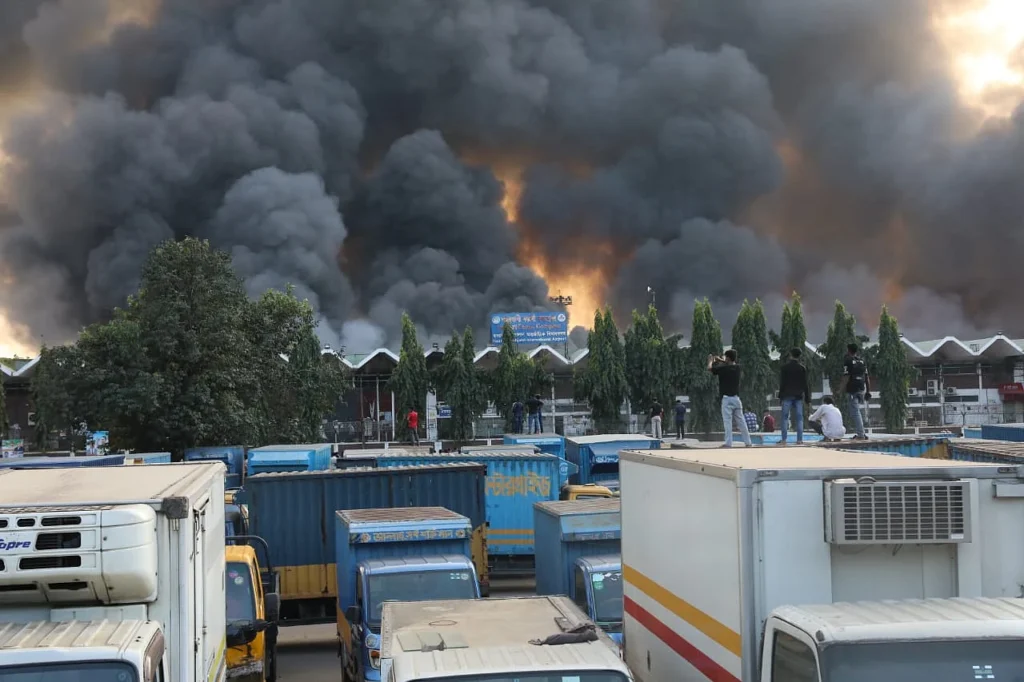 কার্গো ভিলেজে আগুনের পর বিপাকে রপ্তানিকারকরা, সরকারের কাছে ছয় দফা দাবি