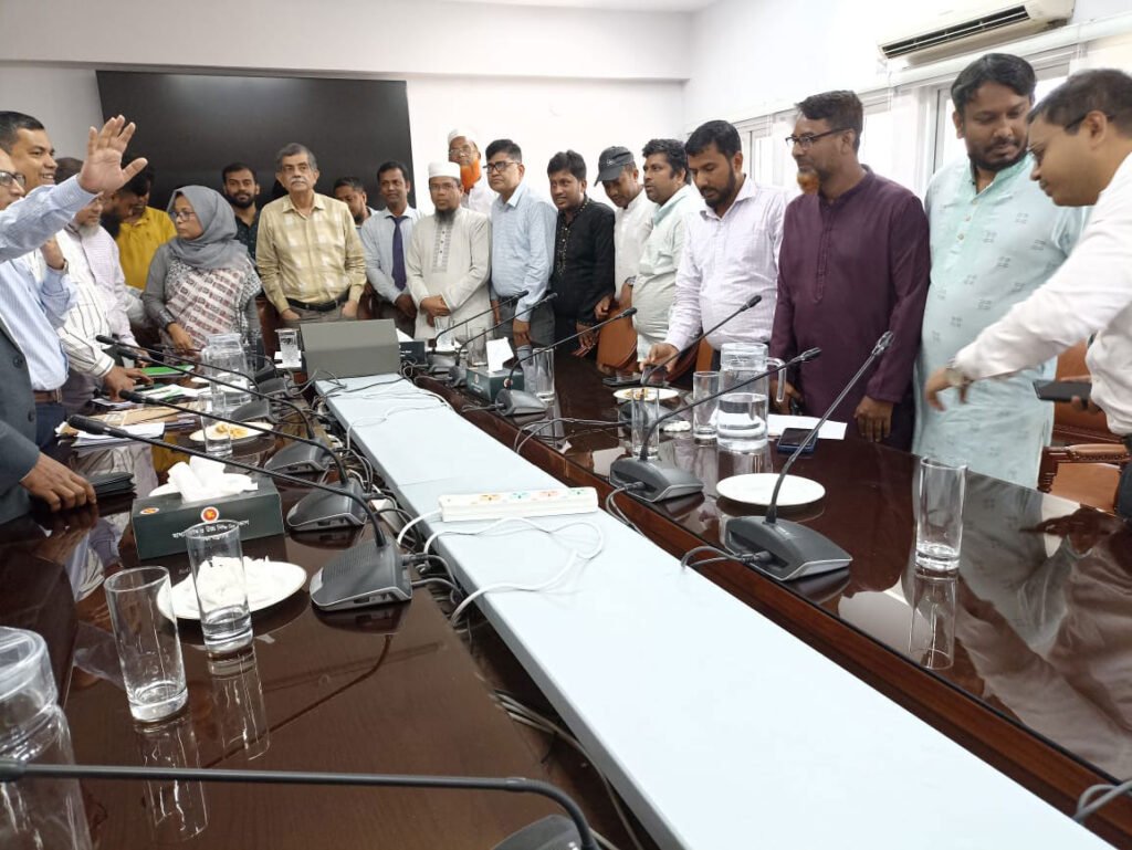 ক্লাসে ফিরেছেন শিক্ষকরা,বাড়িভাড়া বাড়লো মূল বেতনের ১৫ শতাংশ,দুই ধাপে কার্যকর